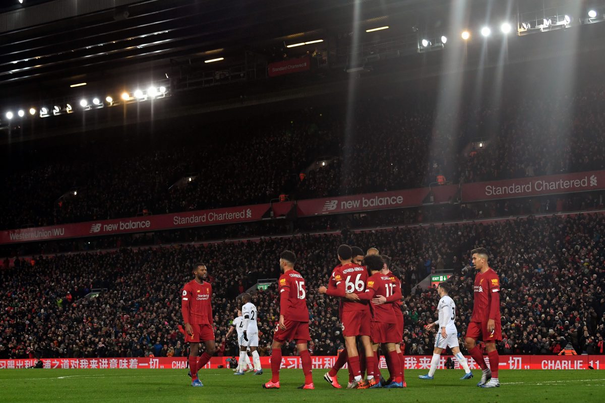 Liverpool mantuvo el invicto gracias a Salah y Mané