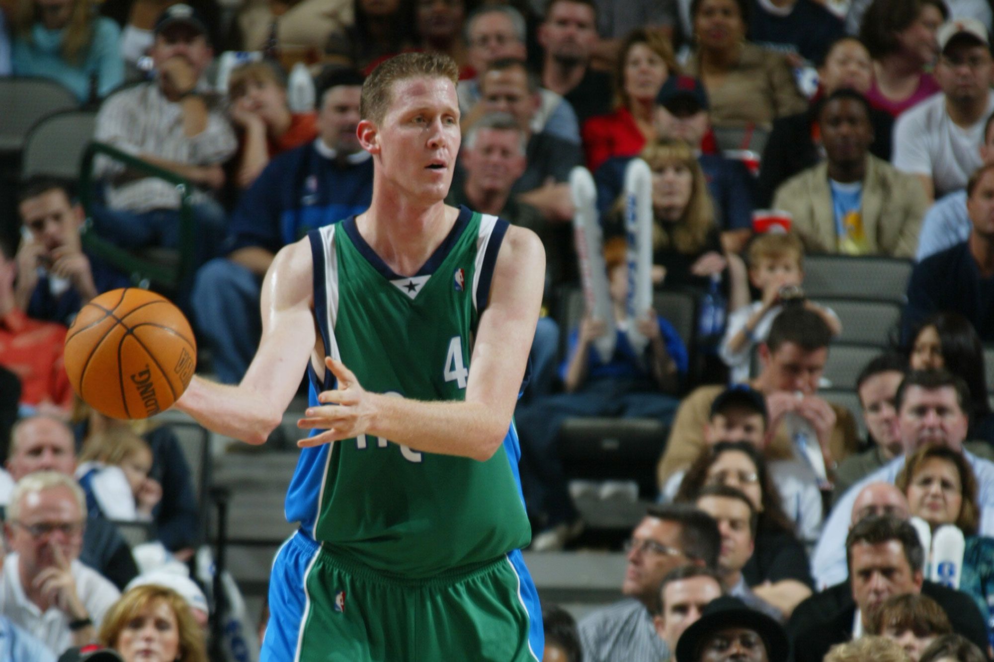 EX NBA Shawn Bradley quedó paralizado por accidente en