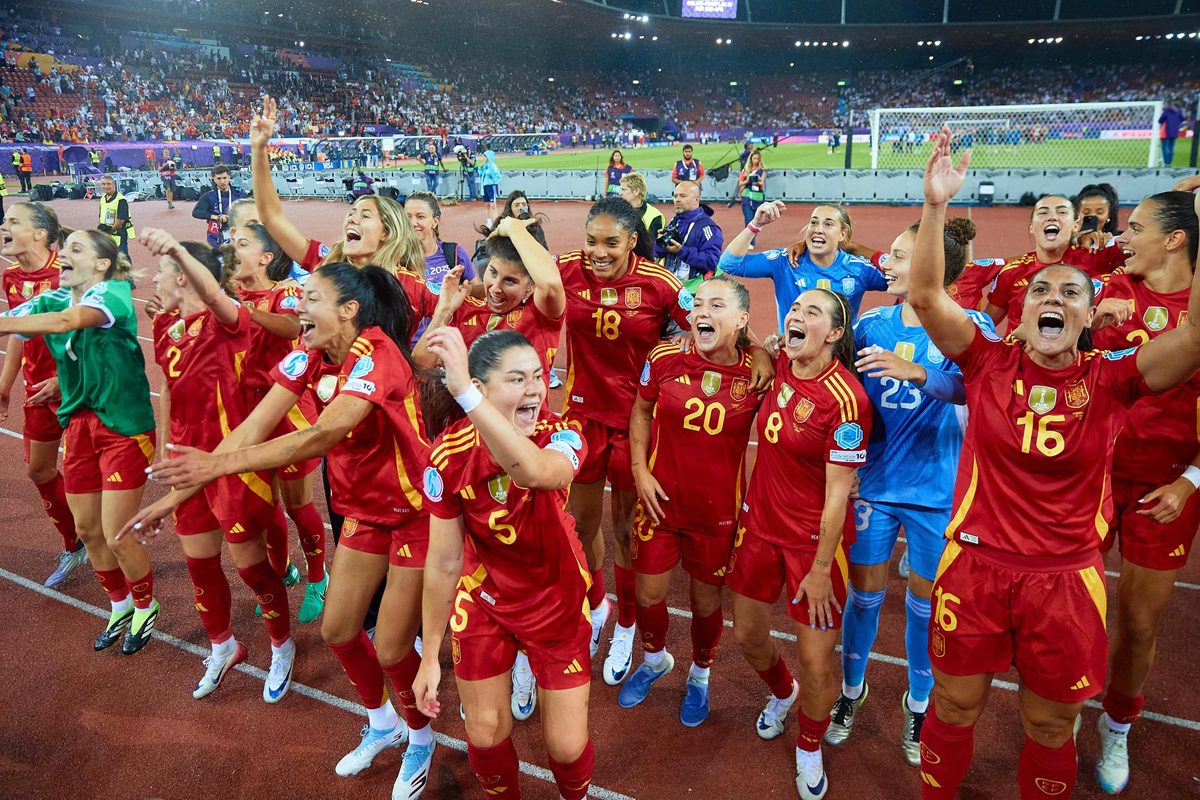 España se prepara para enfrentar a Inglaterra en la final de la Eurocopa
