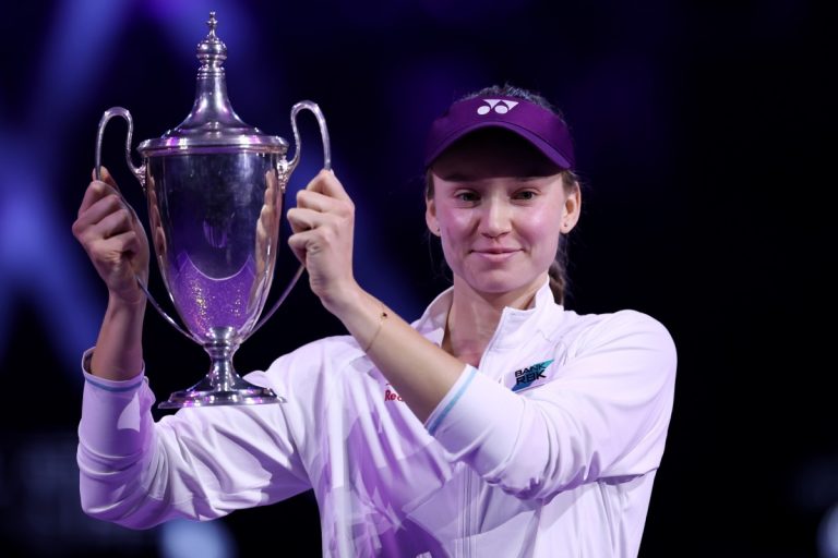 Rybakina reina en Riad