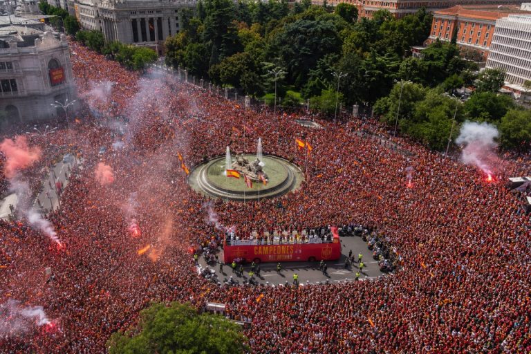 España se cita con sus aficionados en la Plaza de Cibeles